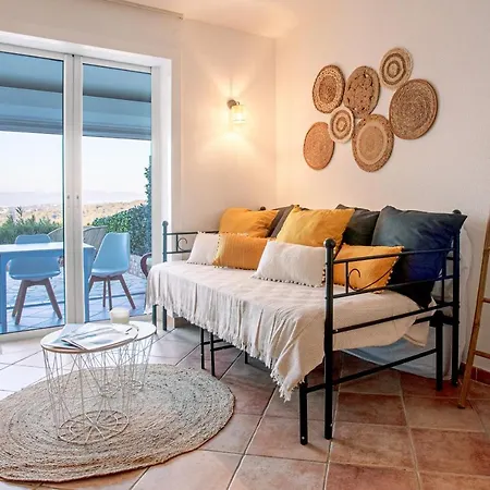 47m² Vue 180° Piscine Parking Apartment
